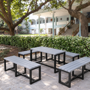 Shaded Campus Courtyard Seating