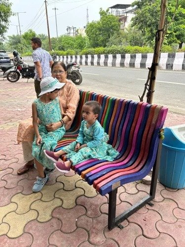 Recycled plastic outdoor bench - Image 2