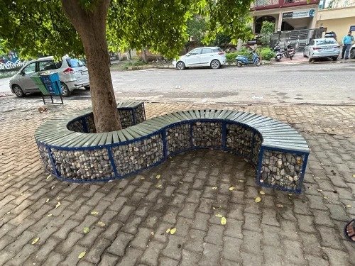 RECYCLED PLASTIC CURVE PEBBEL BENCH - Image 3